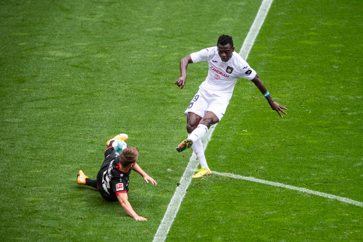 bayer04fussball's tweet photo. Halbzeit! Im Testspiel zwischen der Werkself und dem @rscanderlecht steht es nach 45 Minuten 1:1.

#B04RSC 1:1 | #Werkself https://t.co/5h2FFDg5Ag