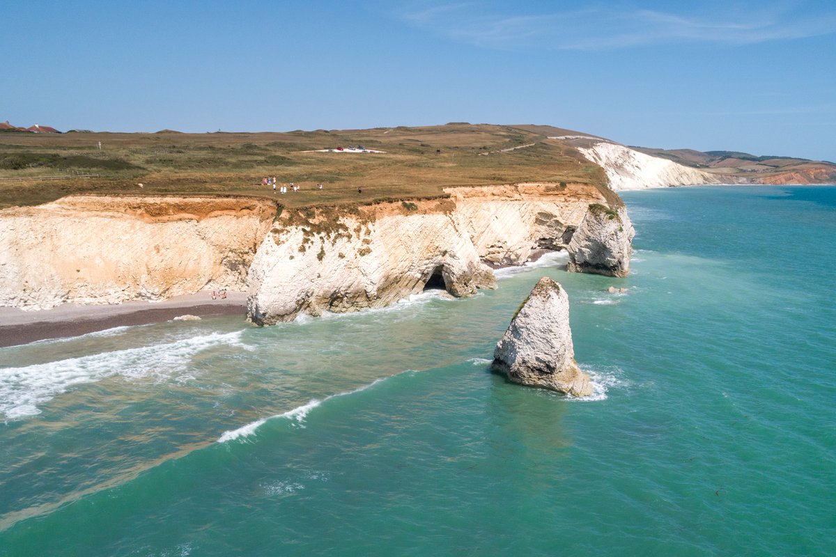 #IsleofWight is winners at top travel awards!🏆

Last night, the #IsleofWight was voted as the UK's 'Best Destination for Groups' at the <a href="/_GTAwards_/">Group Travel Awards</a> hosted by <a href="/PatricKielty/">Patrick Kielty</a>.🙌

@warnerhotels, <a href="/IowTours/">IOWTours</a> &amp; <a href="/Daishs_Holidays/">Daish's Holidays</a>
 also picked up awards! 👏 

#SupportIOW #IOW #IsleofWight