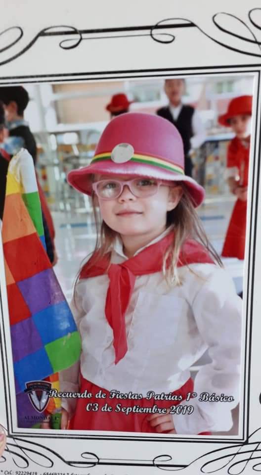 pame_almonvalle's tweet photo. Mil recuerdos de eventos escolares que pretendo seguir juntando, en pandemia no es tiempo de cambiar a los niños a otro colegio. Sus amigos y profesores son su contención 
#APparaAlmondaleValle 
#losniñosprimero 
@fdopena 
@ccoryan 
@supereduc_cl 
@senadornavarro 
@Comunidad_ADV https://t.co/1o6XnkTjdr