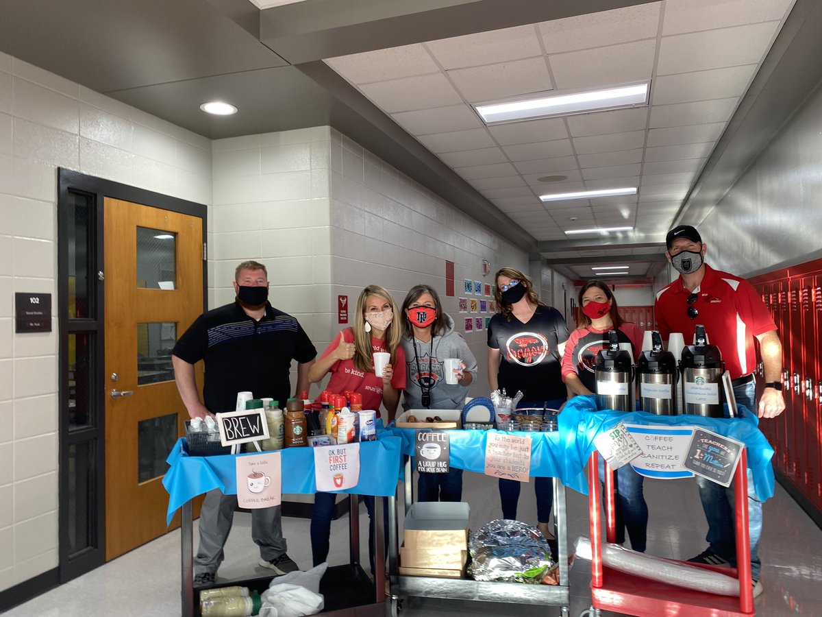 Treat chart made our morning!!! Thank you front office! ❤️ Pumpkin Spice creamer was an awesome surprise. ☕️🍩#newpalproud #lovemycoworkers @SouthernHancock <a href="/MooreNPJH/">NPHS Asst. Principal & Girls Varsity 🏀 Coach</a>
