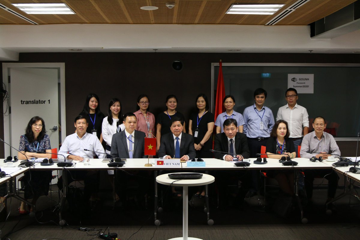 FAOVietNam's tweet photo. Vice Minister of MARD Le Quoc Doanh, delegates from MARD and @FAOVietNam staff attending the virtual #APRC35 from Hanoi, @Vietnam
More details https://t.co/5RC69ckMGF https://t.co/4tea8udxdT