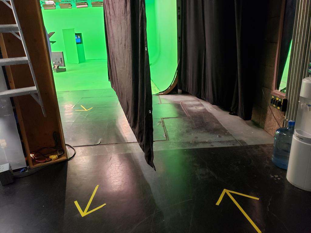 global_leslie's tweet photo. Sometimes you flounder, and sometimes life gives you clear direction ...  😁😁 #StudioA  #GoThisWay  #NotThatWay https://t.co/qert10uchu