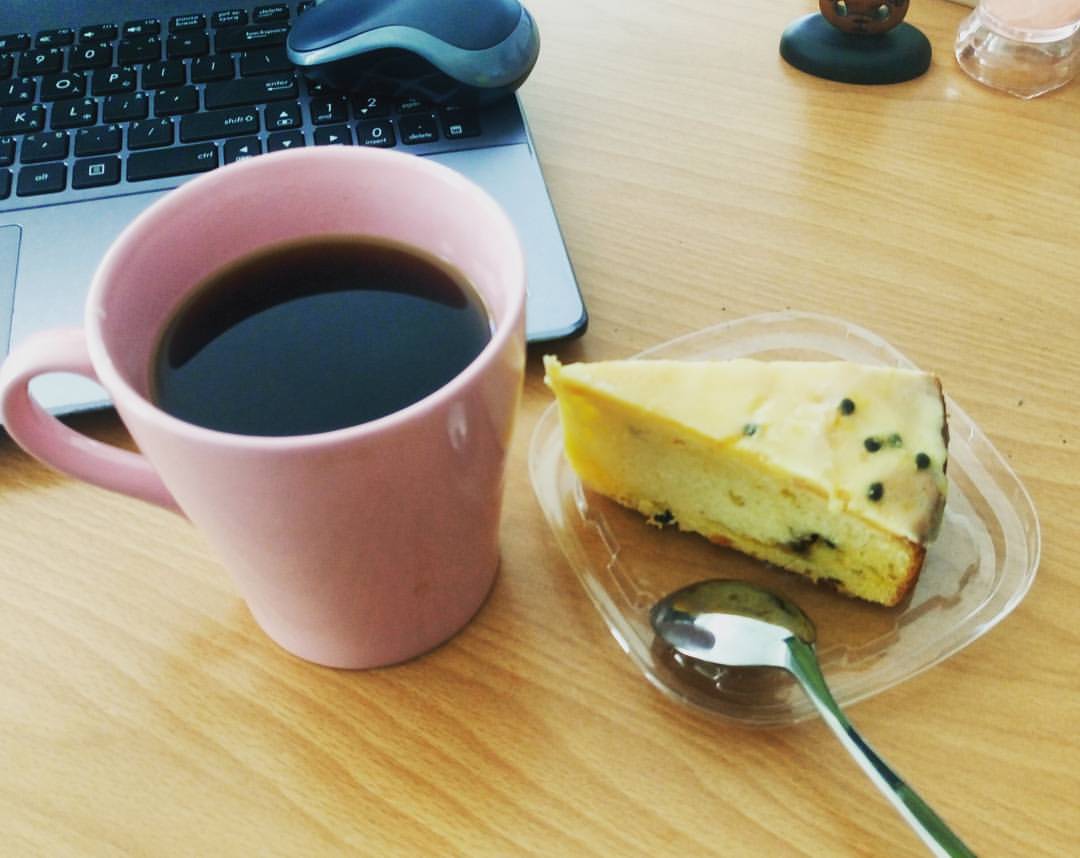 NaturalSyrup's tweet photo. Avez vous déjà goûté à notre beurre de fruit de la passion...
oui oui beurre de fruit de la passion. Doux, onctueux, légèrement sucré/salé. Idéal sur un gâteau, crèpes, pain, viennoiseries mais aussi en cuisine.

Vos papilles vous diront merci!!
En vente : 500frs les 25grm https://t.co/dn3myZA2fG