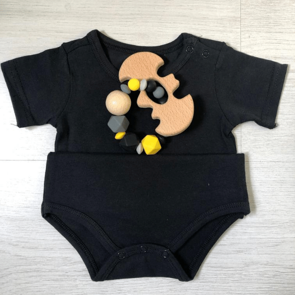 superheldenkind's tweet photo. Een kado voor mini superhelden.
#batman #kraamkado #superbaby #geboorte #zwanger #bijtarmband #romper #metnaam https://t.co/4OZaGPdjqN https://t.co/Hj5cpo3uLW