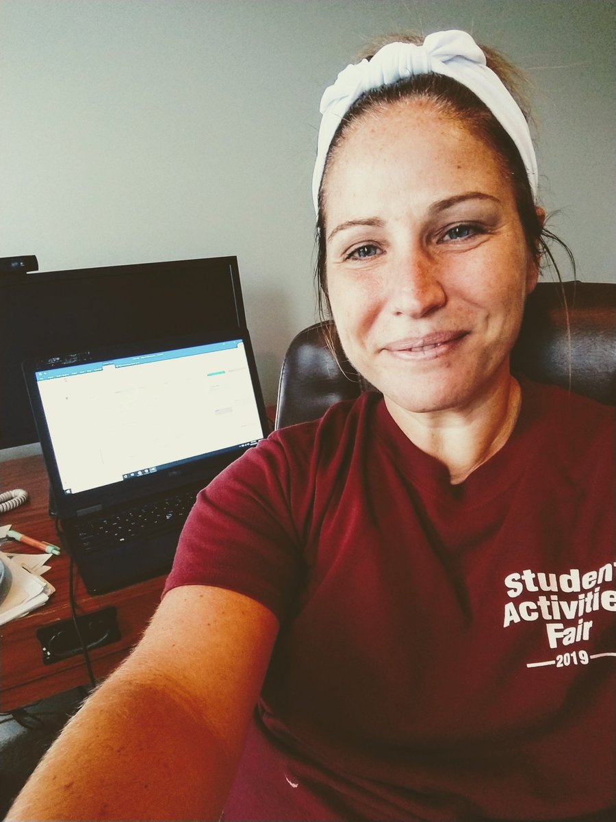 Rajayman's tweet photo. Apparently...it's wear your college colors day today?? I'm all in to show my @HACC_info Hawk pride! #haccproud https://t.co/2KF4FyHy44