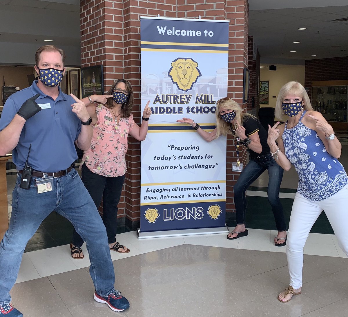 Stay safe this holiday weekend! Remember to social distance, wash your hands...and mask up! #FCSLaborDaySafe #FCSMaskUp #FCSZone6