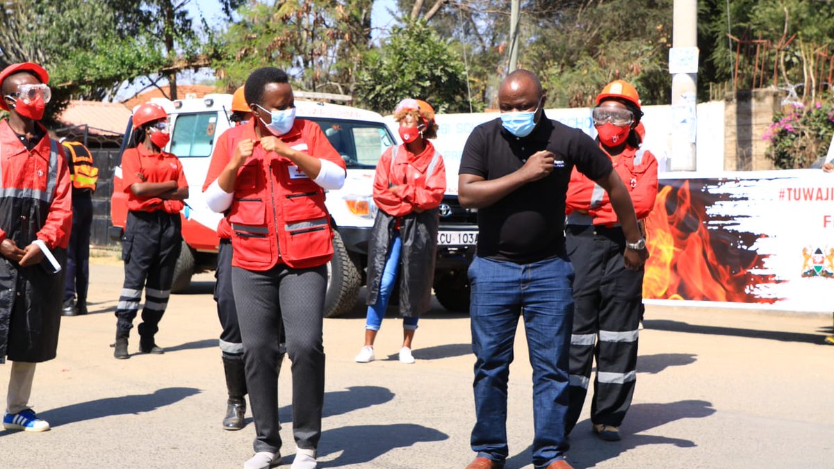 KenyaRedCross's tweet photo. Fire safety week observed in Mukuru, Nairobi earlier today in partnership with the County Government of Nairobi, Nairobi Metropolitan Services, ICT Fire and Rescue and @KenyaPower. https://t.co/j39Wta107g