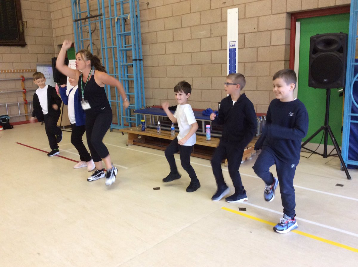 BedfordYear3's tweet photo. Year 4 have enjoyed being active today in our Les Mills exercise class #fitandhealthy #getmoving https://t.co/Q1hw62EFV0