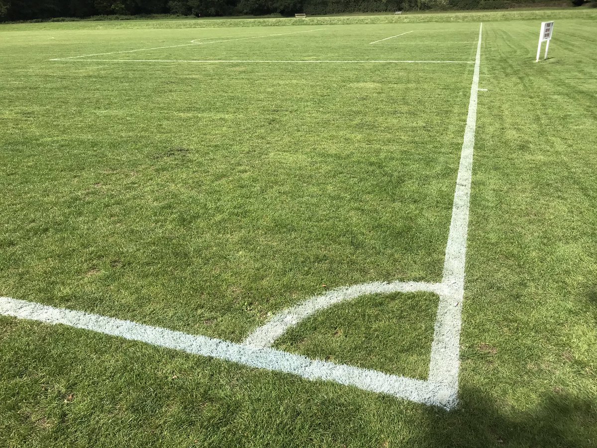 sidelineshants's tweet photo. π Bright ones to end the week, overmarking at @PottersFC - best of luck for your season opener tomorrow, chaps - and well done to the ground staff via Borough Green PC π - surface should make for a good game! π± #linemarking #overmarking #groundsman https://t.co/LZTX02eF2F