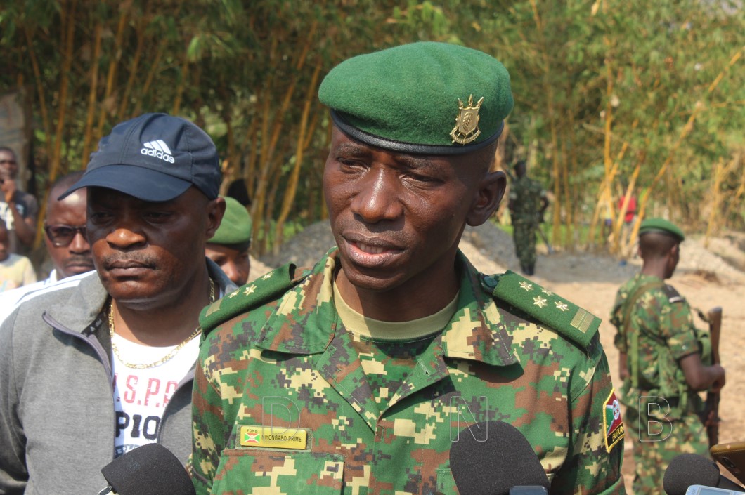 fdnbbi's tweet photo. Le président du comité de pilotage du projet «Ewe Burundi urambaye», le Général Prime Niyongabo, a effectué le 03/09/2020 une descente sur les rivières qui traversent la capitale de Bujumbura. Le but était de s’enquérir de la façon dont le curage se fait sur ces rivières. https://t.co/abOGcFo9sb
