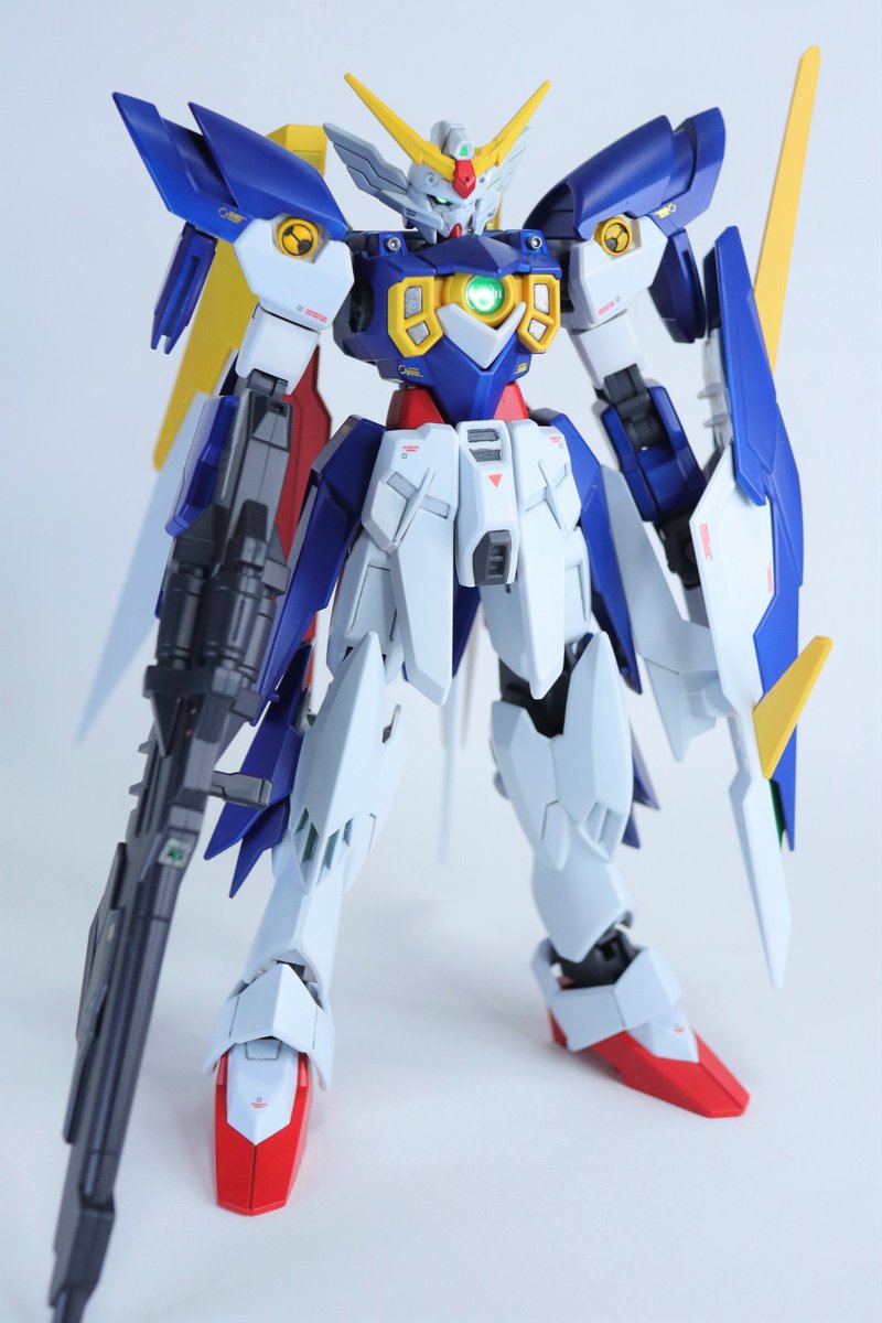 べにずわいがにえびみ Hg ガンダムフェニーチェリナーシタ アルバカラー 完成しました 最近リナーシタアルバ の存在を知って一目惚れしてmg買ったんですけど とりあえず習作としてhgリナーシタで作ってみました ビームマントかっこえぇぇ アルバ