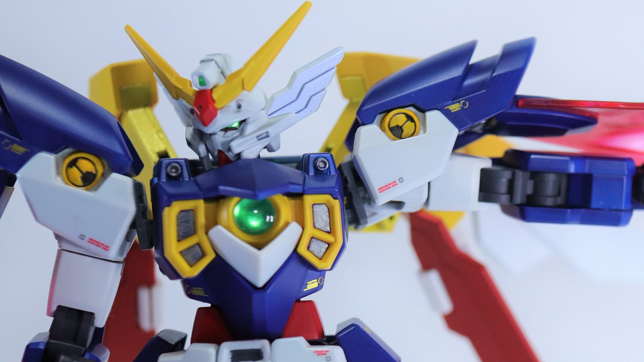 べにずわいがにえびみ Hg ガンダムフェニーチェリナーシタ アルバカラー 完成しました 最近リナーシタアルバの存在を知って一目惚れしてmg買ったんですけど とりあえず習作としてhgリナーシタで作ってみました ビームマント