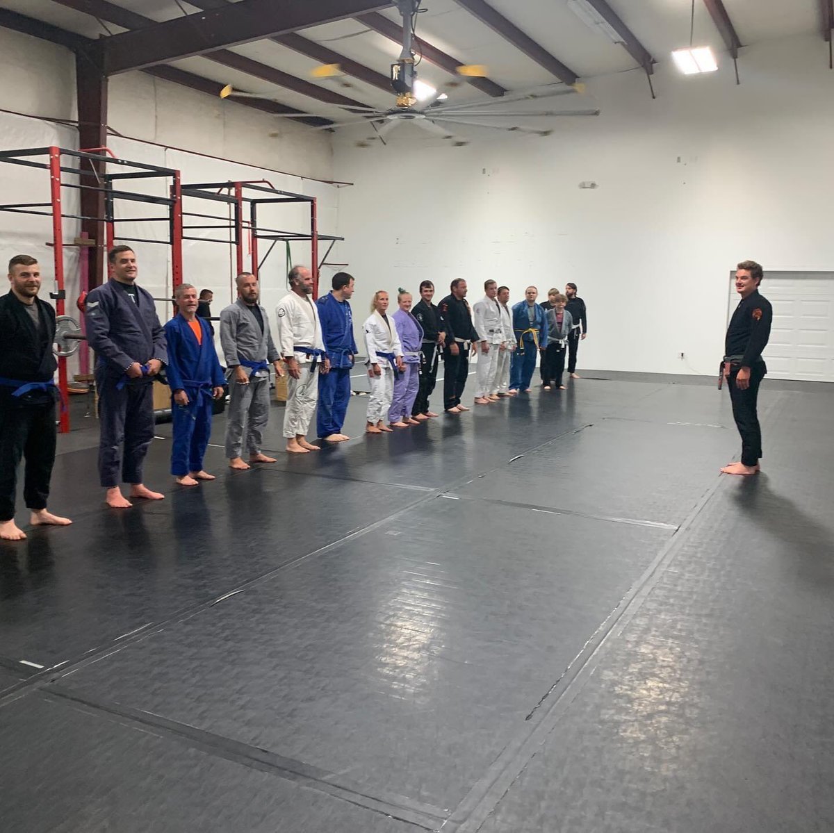TJ_Tom23Jones's tweet photo. Thursday night class.

#bjj #jiujitsu #grappling #YesGi https://t.co/JUonuSOFJS