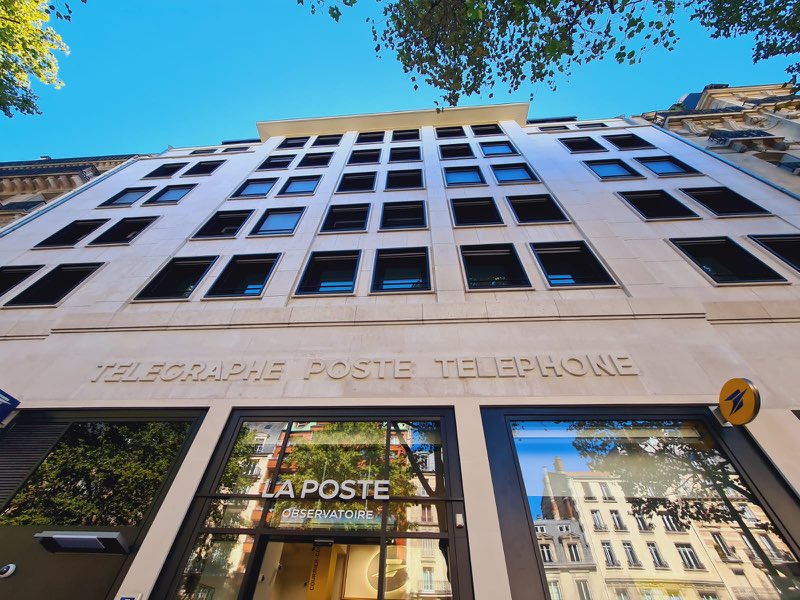 PosteHabitat's tweet photo. #MiseEnService de deux résidences #Toitetjoie en PLAI et PLUS: VEFA réalisée par Cogedim de 34 logements à Montparnasse @MairieParis14, et une conception réalisation #ToitetJoie de 24 pavillons avec jardin, au Perray-en-Yvelines. https://t.co/1hbcVjSKAs