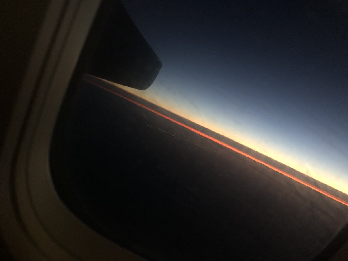 JenSorensen32's tweet photo. Thanks for the beautiful view of the sunrise this morning @AlaskaAir Pullman✈️Dallas https://t.co/E8az6eZTnG