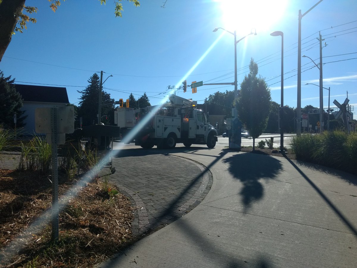 SpurLineKW's tweet photo. Hi @RegionWaterloo - there are a couple of your trucks parked on or near me at Weber St. One is blocking the sidewalk on Wilhelm, the other blocking access to me from Weber. No cones or signs up, just idling trucks. There is on street parking. Any idea what's up? #accessibleWR https://t.co/ycCF0QQMty