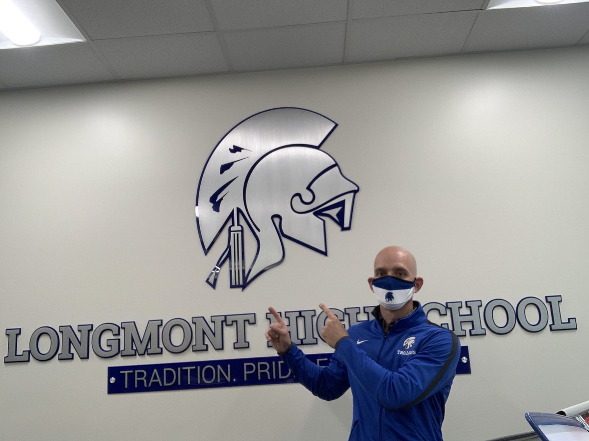 Two schools, one Longmont Spirit!!! Taking transition by #StvrainStorm <a href="/longs_peakms/">Longs Peak Middle School</a> <a href="/LHSTrojanWay/">LHSTrojanWay</a>