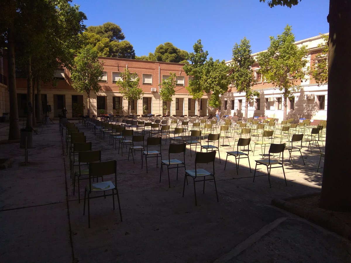 misericordiacip's tweet photo. Preparant el claustre d’ #IniciDeCurs amb totes les garanties de seguretat 😷 https://t.co/34ObDGYga9