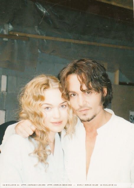  #SophiaMyles on  #JohnnyDepp "I was being paid to go to bed with Johnny Depp and yes he was a great kisser"2019 Tweet from Sophia Myles:"He was lovely to me.Iconic man" #FromHell (2001 film)