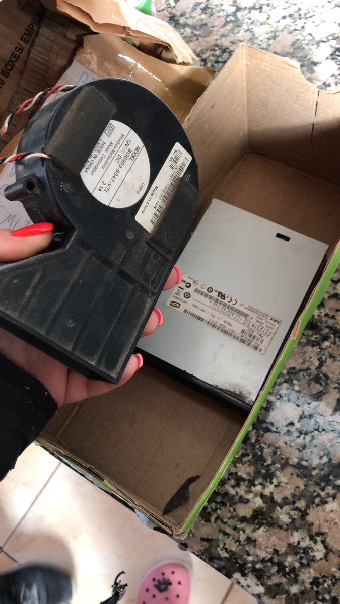 A MI HERMANA LE “DEVOLVIERON EL CELULAR” Y EL COMPRADOR LE MANDÓ ESTO. SON UNA VERGÜENZA MERCADO LIBRE Y EL COMPRADOR ES UN HIJO DE PUTA. Van a tener la denuncia que merecen por chorros <a href="/ML_Argentina/">Mercado Libre Argentina</a> @ML_Ayuda