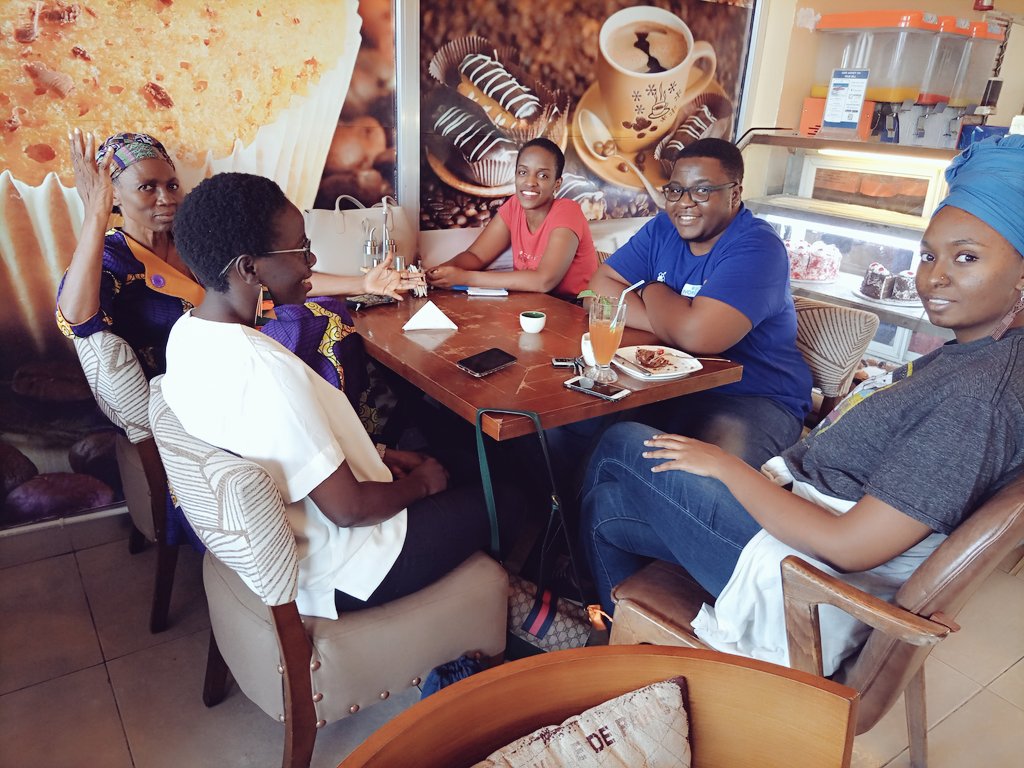 MBaitani's tweet photo. When a group of people really feel invested in reaching a goal together and are there to support each other, it's called "Team Spirit".
We are #SomaTeam conducting our first #DreamFriday💪 https://t.co/0PSkewNMpZ