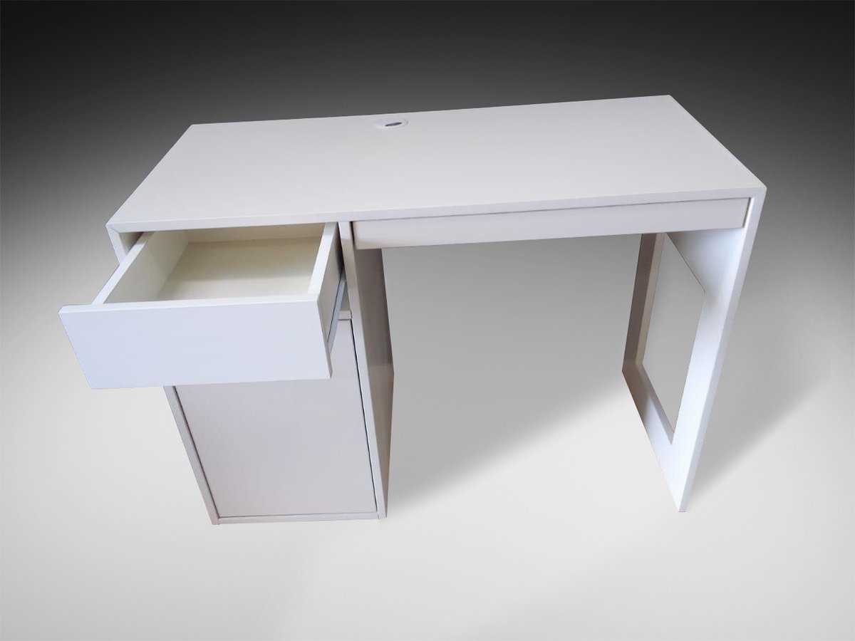 BlueCrownLLC's tweet photo. Exclusive offer on our custom-made table, specially designed for home office requirement, coming at a very competitive price of AED.300/- Hurry up only limited stocks available. https://t.co/SIRNZ3uWT1 
#workfromhome #homeoffice #table #officefurniture #BlueCrownFurniture #BCF https://t.co/JO8sLMU4GA