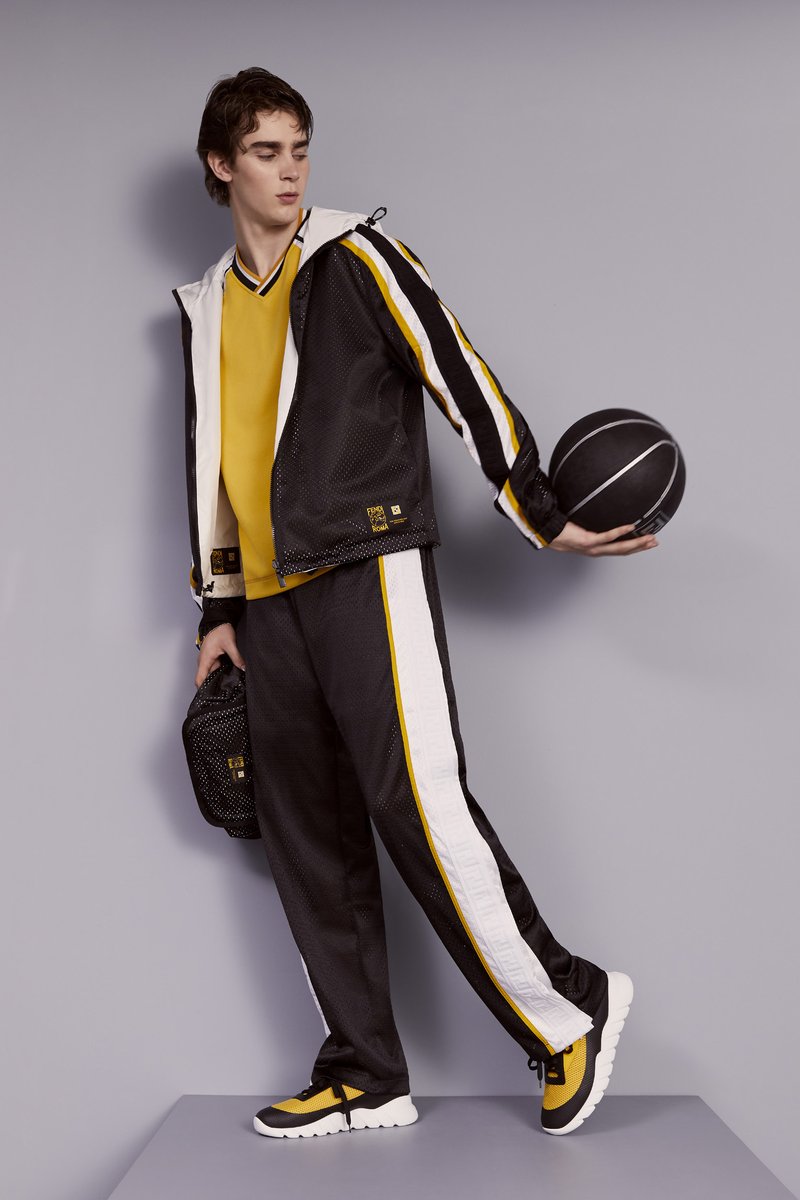 Fendi's tweet photo. The winning details. Discover the #FendiPreFall20 off- duty looks, inspired by the rebellious nature of skate and surf subcultures at https://t.co/LPxAHLVWb6
Photographer:#JoshHight
Stylist:#JulianGanio
Models:#YangHao & #MitchellGorthy https://t.co/uA6h7LMpmL