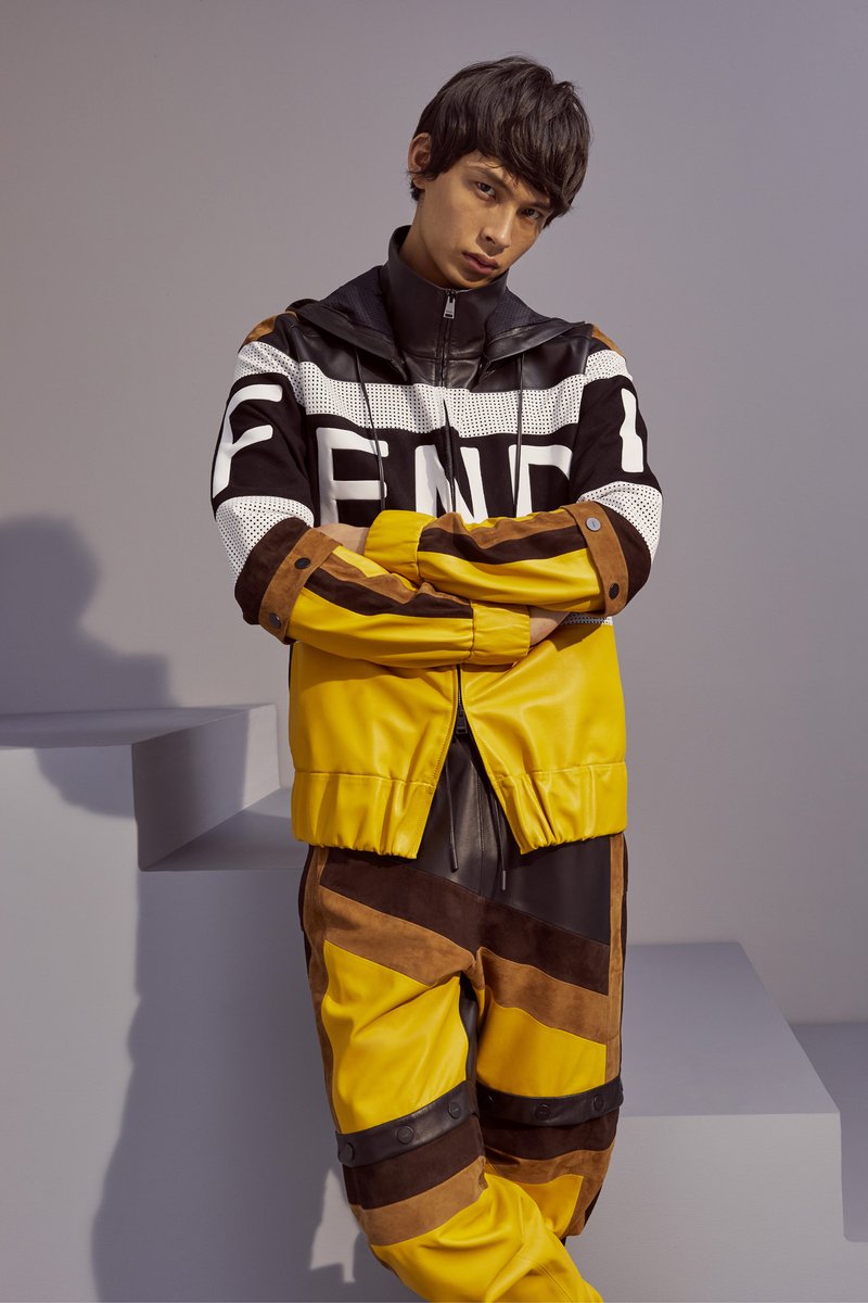Fendi's tweet photo. The winning details. Discover the #FendiPreFall20 off- duty looks, inspired by the rebellious nature of skate and surf subcultures at https://t.co/LPxAHLVWb6
Photographer:#JoshHight
Stylist:#JulianGanio
Models:#YangHao & #MitchellGorthy https://t.co/uA6h7LMpmL