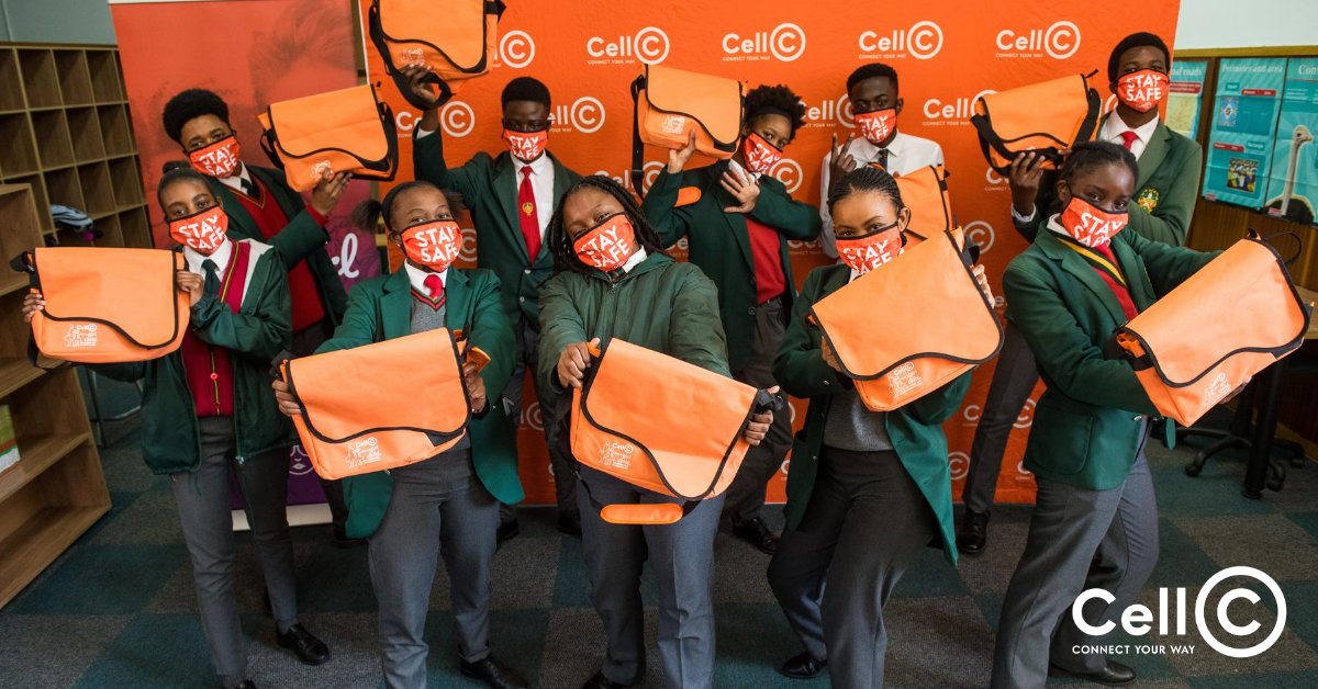 CellC's tweet photo. We’d like to send a HUUUUUGE S/O to all the facilitators, educators and students who participated in our second #TAGCTWD workshop. ‘Til the next workshop, stay safe and have a fabulous weekend! #EveryLearnerCounts #MoreThanADay 👊🏿😀 https://t.co/C9zhdfJpl6