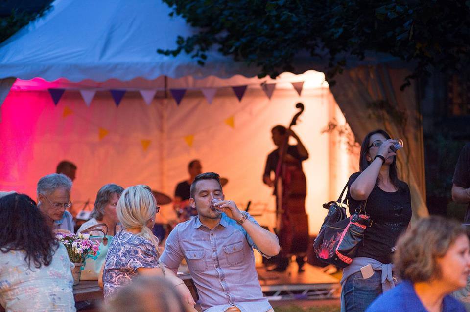 OxfordWineFest's tweet photo. Today should have been the first day of the 2020 Oxford Wine Festival! ๐ฅ
Sadly, we may not have been able to celebrate with you all this year, but we hope you enjoy some of our favourite photos from the last 6 years! #30daysofwine #oxtweets https://t.co/aNplzl8MRy