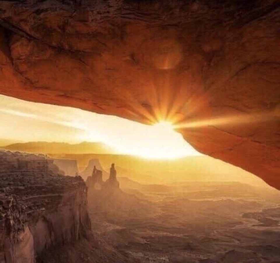 AnneScottlin's tweet photo. ❦The power and brilliance of nature speak to something truly ancient in us. ~Anne Scottlin
#brilliance #sunrise #MarkPerrella #JoyForLife #Canyonlands #ancient https://t.co/RPTNfoGOgv