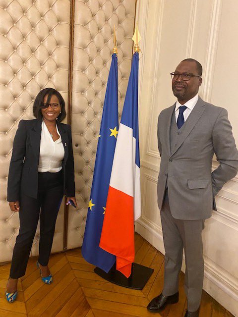 wlaurianodorego's tweet photo. Riches discussions avec Madame la Ministre Elisabeth Moreno sur les sujets de diversité, du vivre-ensemble et d’inclusion. Le CPA, confiant dans la volonté du Président E.Macron soutient son action et celle du Gouvernement dans l’élaboration des nécessaires réponses et solutions. https://t.co/K57BmotaQO