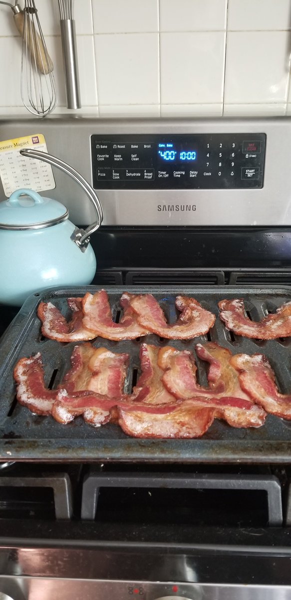 HeatherKlotzba2's tweet image. There is nothing better than breakfast grown in your back yard! #baconseeds #baconmaker #makingbacon #getinmybelly