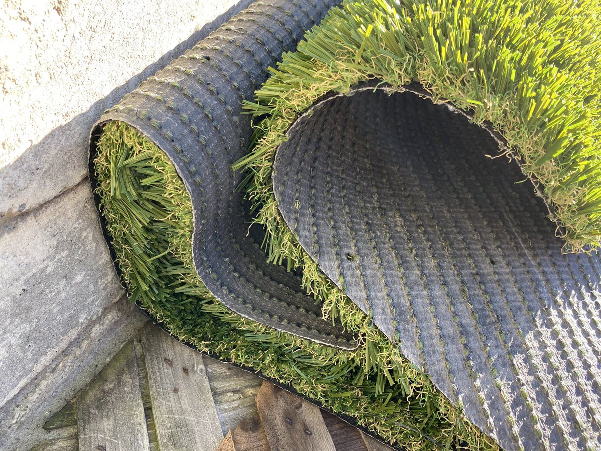 Real grass vs plastic carpet: Our primitive brains tell the difference, not fooling anyone. Please stop polluting #cities with #UrbanHeat #stormwater runoff & loss of #ecosystem services that natural grass provides #birds #soil #insects