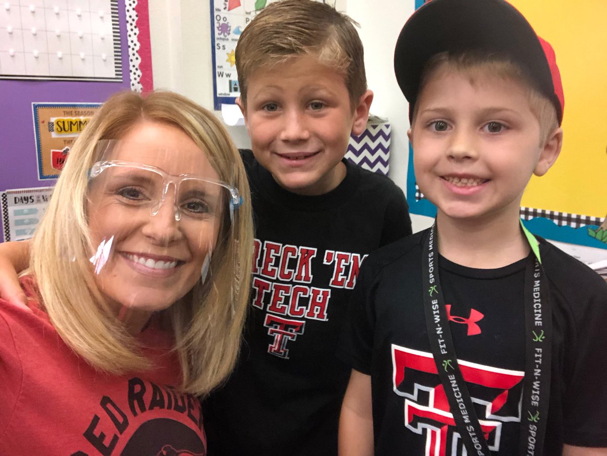 DISDCarson's tweet image. #CollegeColorsDay #carsonstars