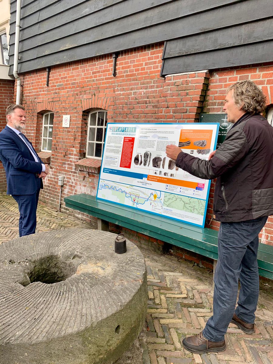 fnpkf's tweet photo. Iepening fan Lochtenrek-eksposysje ferrjochte yn museum "Oold Ark" yn Makkinga. Bysûndere histoaryske artefakten wurde hjir tentoansteld. Lochtenrek is in argeologysk monumint en dus erfgoed. In besite wurdich! https://t.co/WinwmrChd0