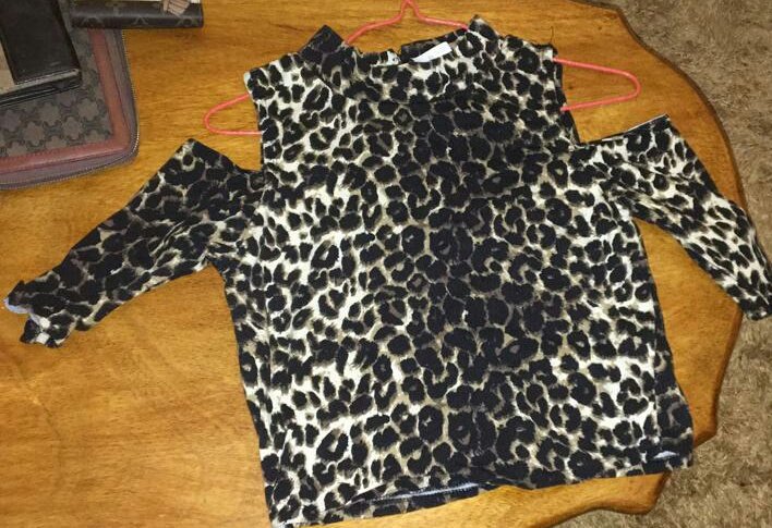 Promo !!!

Jupe +crop top
Taille M

Prix: 8000 Fcfa l'ensemble