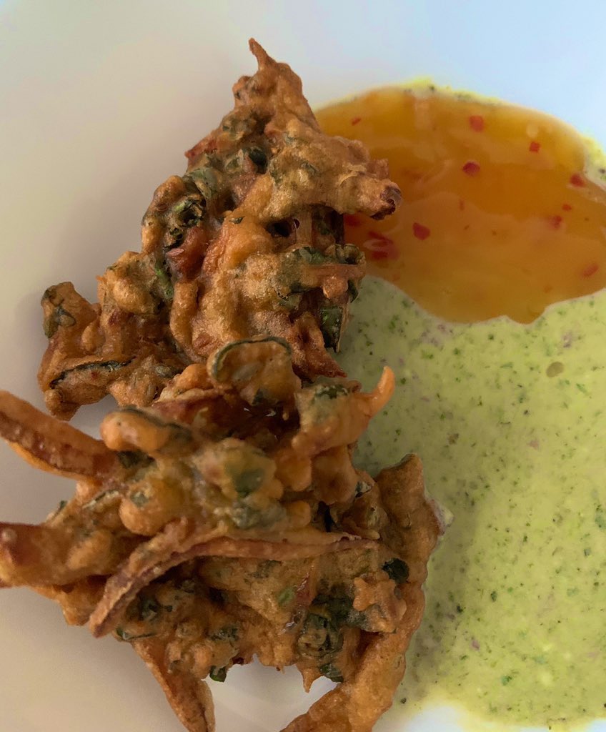 KahaniGo's tweet photo. @Ahmadi_Muslim_ @rizwanahabib110 #Chai and #samosay, sab kay liyay 😊
Dil Thoda nahin kartay ! Ye lo G bhar kay Khao ! 😁 Pakoray bhi hain aur nuggs bhi ! https://t.co/nHZ7OVcxWi