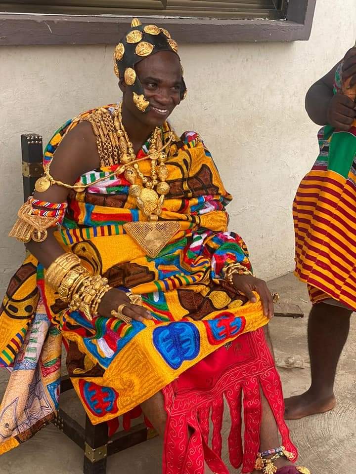 Maiestas Ⓜ️ (Danny Bediako) on Twitter: "Apparently, Dr Kwame Owusu  Fordjour aka Dr UN, also dresses as a royal King in Kumasi. See him dressed  as a Chief in the photos #MoneyTalks #