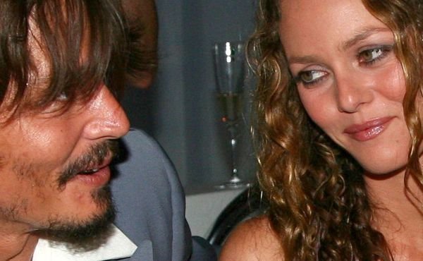  #VanessaParadis On  #JohnnyDepp"I loved him before I was with him.I remember perfectly the first time.He just shook my hand & I thought,‘Ok,that’s it’.He didn’t only look good,everything was good,He was sweet & different.I just knew,there was no one better"