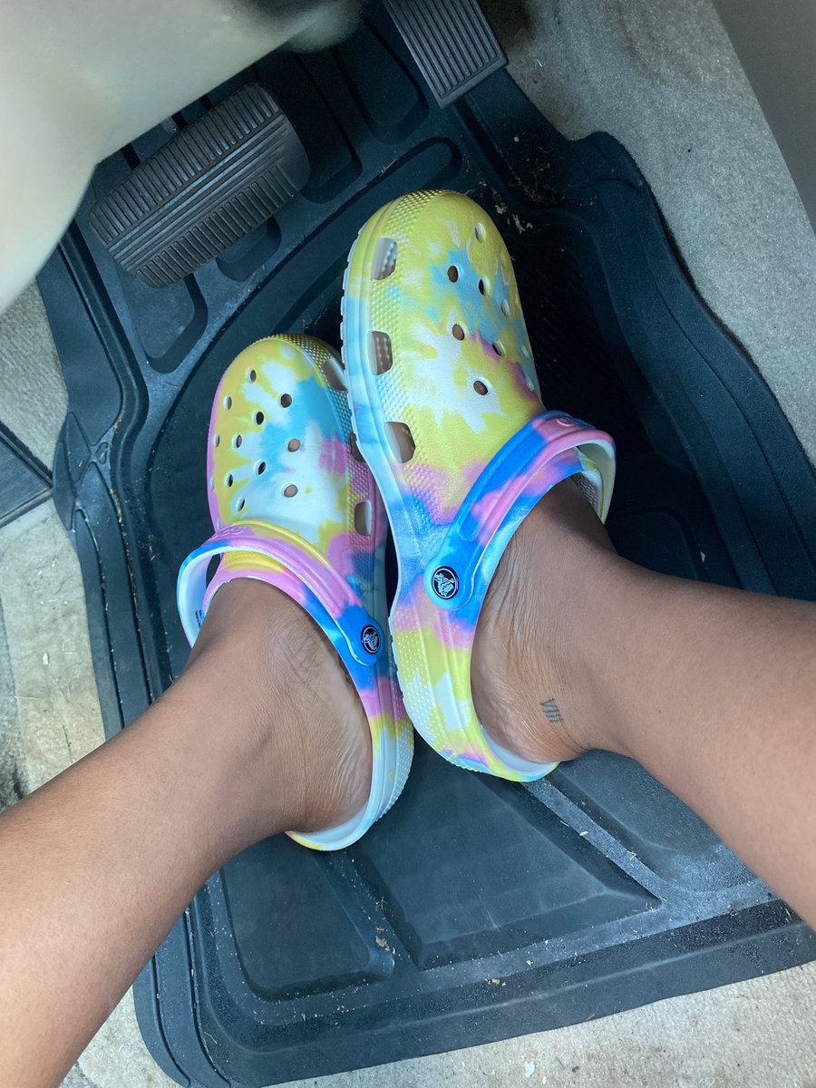 PostWBB's tweet photo. Check out this week Post Eagles Women’s Basketball Team Kicks of the Day!! Every Friday we will drop more and more heat from the team. #WelcomeToTheNewWave  #WhatsOnTheirFeetFriday #KOTD #FollowAndLike #RoadTo1K #PostU #UnfinishedBusiness 🦅🏀🔥 https://t.co/YBTsZGgCNY