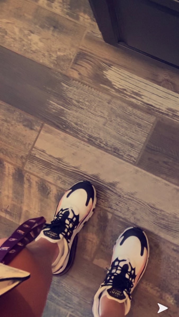 PostWBB's tweet photo. #WelcomeToTheNewWave  #WhatsOnTheirFeetFriday #KOTD #FollowAndLike #RoadTo1K #PostU #UnfinishedBusiness 🦅🏀🔥 https://t.co/uO03muIMeH