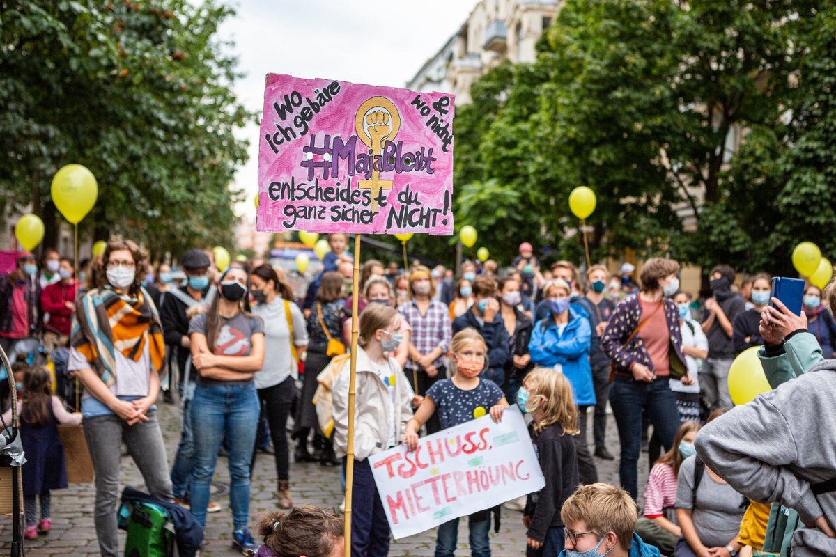 MajaGeburtshaus's tweet photo. Eindrücke Teil 2 Kiezkundgebung am 03.09.2020 #MAJAbleibt #wirbleibenalle für ein selbstbestimmtes Gebären und Leben in unserem Kiez! #arnimplatz #Berlin https://t.co/YCS5GgvfZu