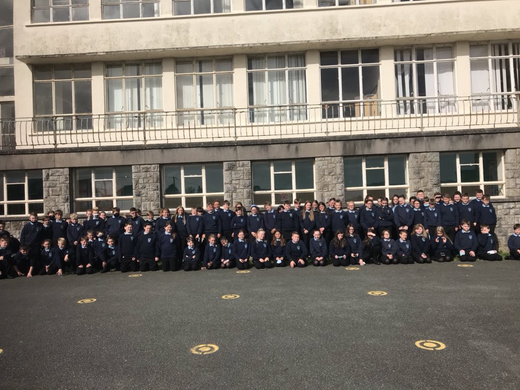 Y_S_T_J's tweet photo. And that’s our new Yr7’s first two days over. An historical year! An official warm welcome to each and every one of you as YSTJ pupils. Enjoy your weekend and see you all Monday. 🙌🏼😁🥰#Theclassof2020 https://t.co/1FAoevrfBl