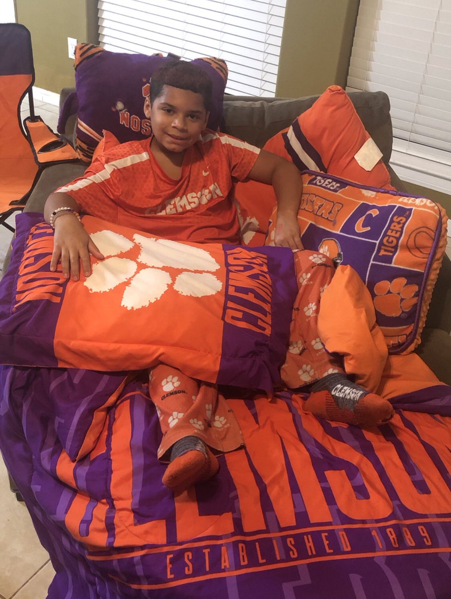 sheblac0208's tweet photo. Happy National COLLEGE COLORS DAY! 🧡💜 Ethan is ready for some Clemson Football! 🐅 #Clemson #tigers #allin #GameDayMode #FutureTiger #ClemsonFootball https://t.co/2h3vNBXGrs