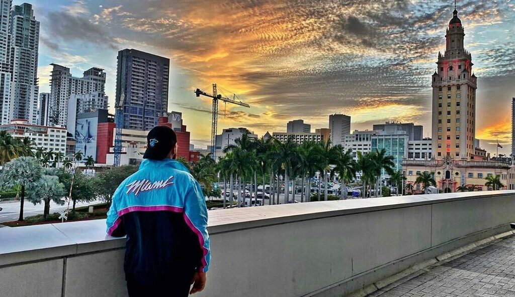 GoodLifeMiami's tweet photo. Wishing a happy birthday to our friend @pablogoodlife π SalΓΊd π₯ πΎ a la Buena Vida! #miami #buenavida #goodlifemiami #goodlifestyle #miamilife #FF https://t.co/pGjBwI5Ko5 https://t.co/bTHRZOHTme