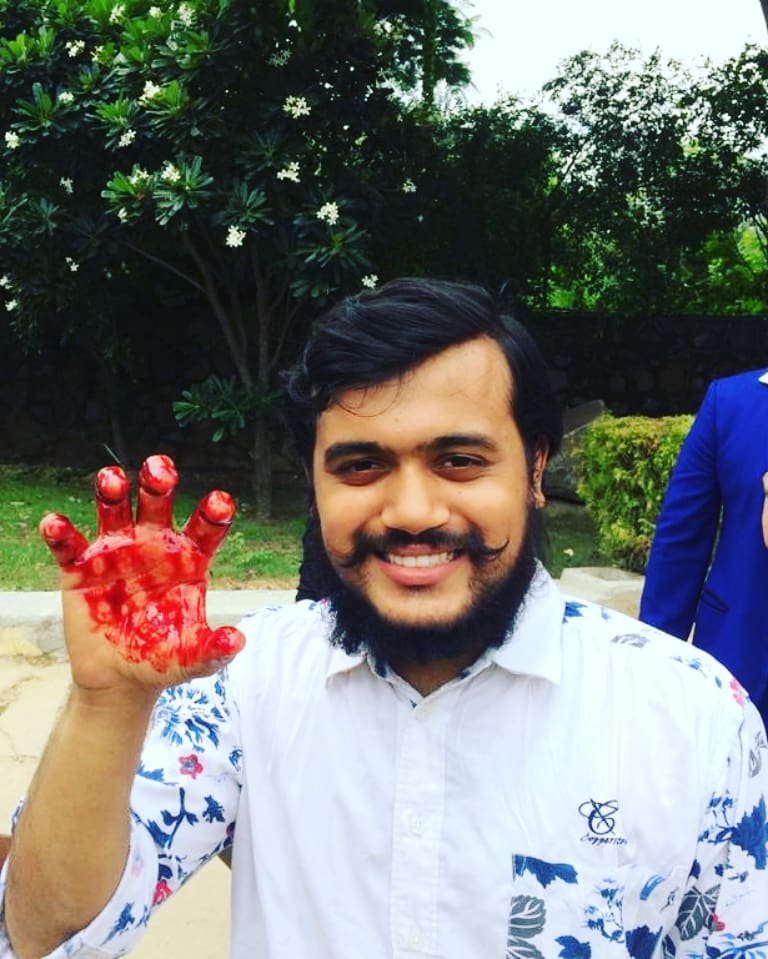 Arihant08473374's tweet photo. The blood is the life!
.
.
.
.
#shooting #musicvideo #haryanvi #deepanshusharma #planet9productions #actorslife #actor #onset #expressions #funnyposes #location😍 #gurgaon #studiofutureforward
#bawander #struggleisreal https://t.co/cHmM1hx30K