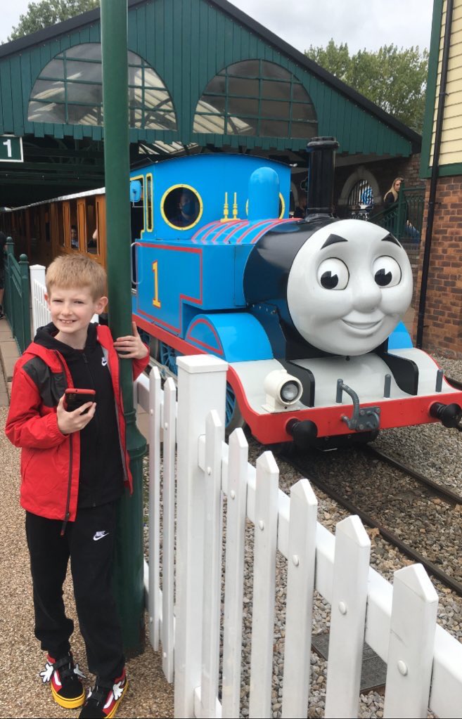 Brownie89's tweet photo. Fun day out with my best pal 🚂#dbadventure https://t.co/fRMfTw18uU