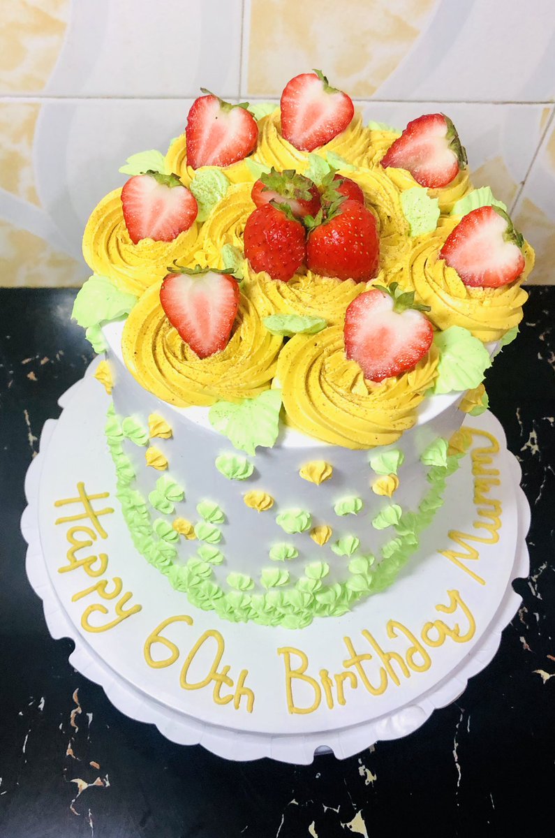 Nyca_Bakery's tweet photo. Another day with NyCa Bakery
#6”Cake
#4layers
#Chocolate and Redvelvet
#200ghc https://t.co/e8MgJQsDp6