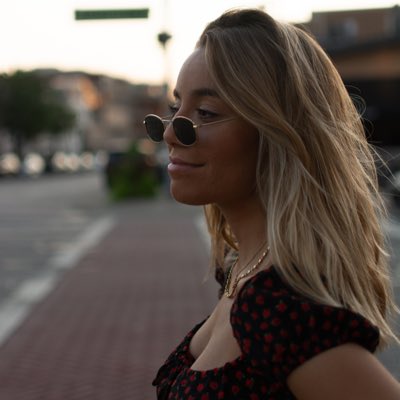 lisasimppson's tweet photo. #NewProfilePic https://t.co/adnhFpUisx